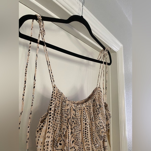 Woman’s dress - Picture 4 of 7